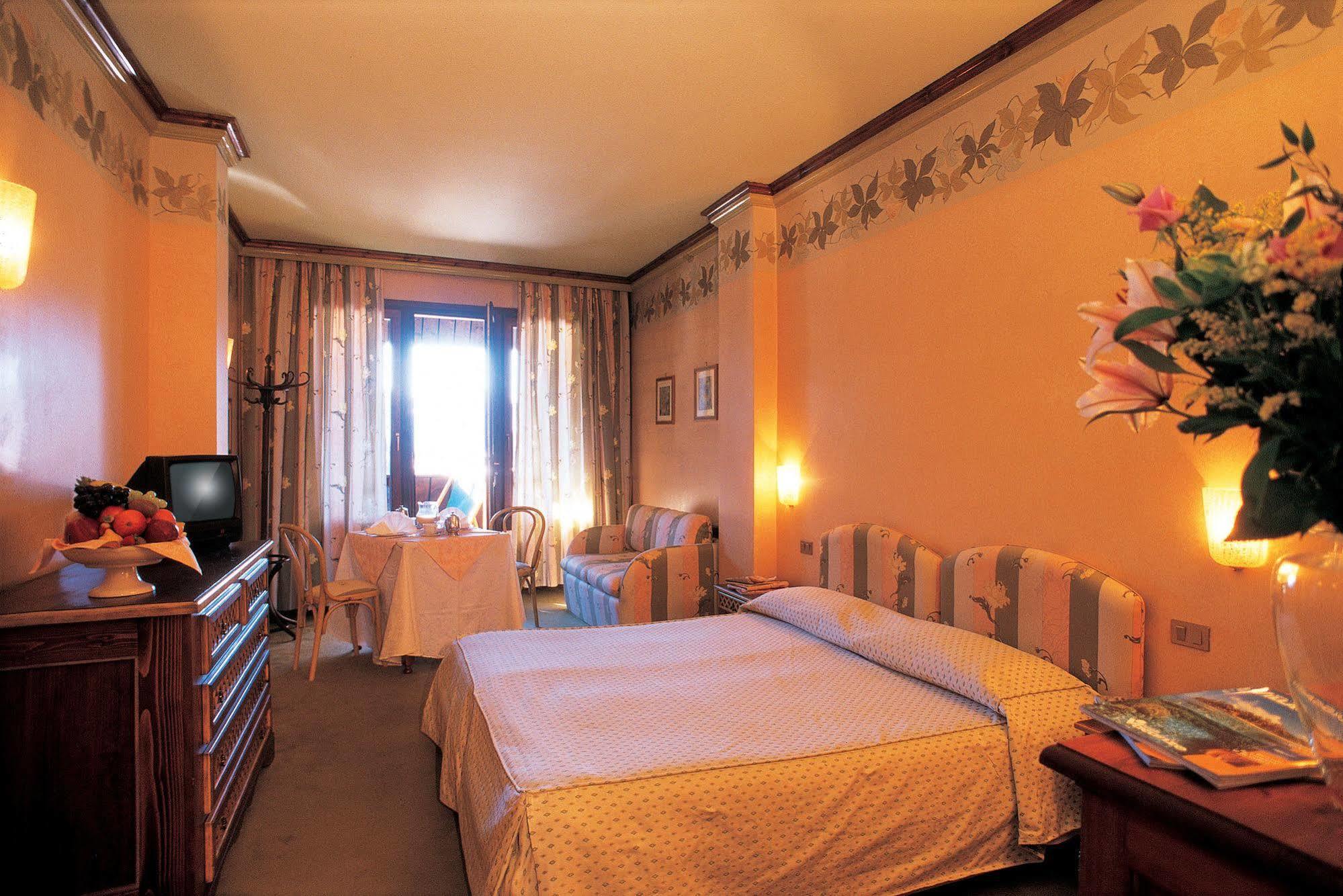 Hotel Club Relais Des Alpes Madonna Exteriér fotografie